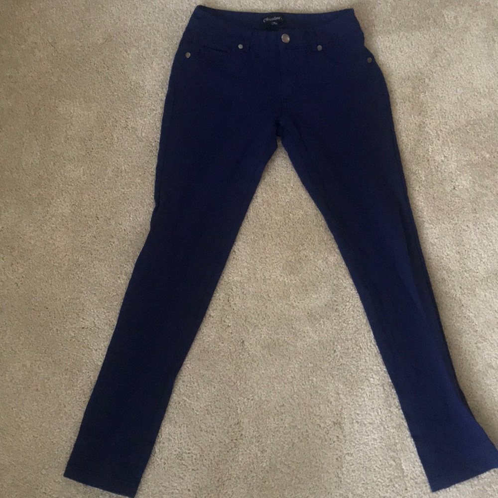 Dark blue jagging‘s